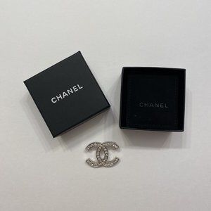 CHANEL CC Silver Crystal Rhinestone Pin Brooch